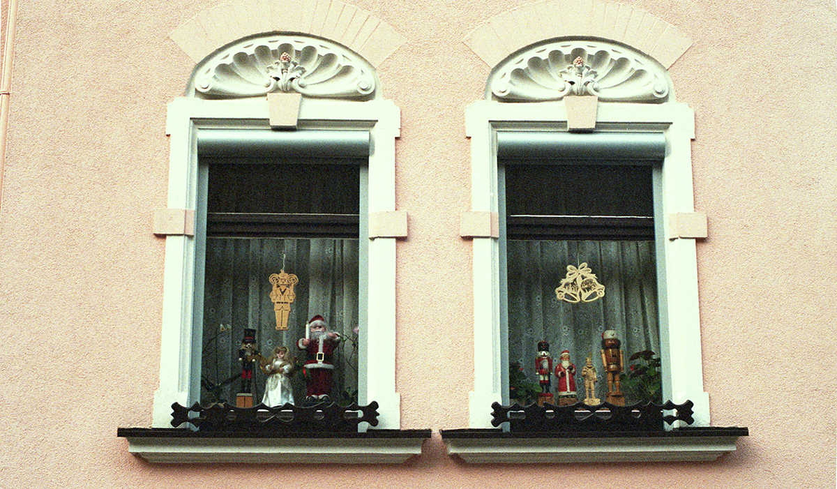 <p>2014/2020<br />
Cataloguing of illuminations in windows</p>
